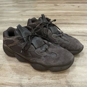 Yeezy 500 in Utility Black